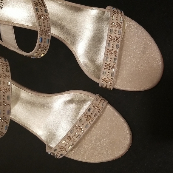 đź’•STUART WEITZMANđź’• Fireplace Sandal Ankle Strap Heels Light Gold Jewels 9.5 - Picture 7 of 16